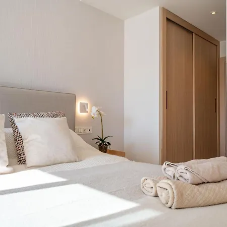 Modern & New Walk To Puerto Banus Daire