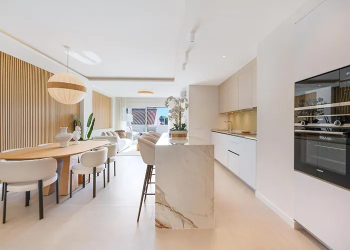 Modern & New Walk To Puerto Banus Apartment