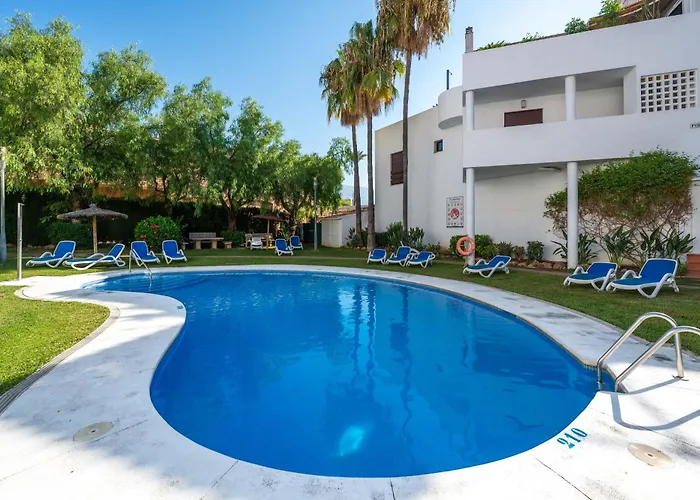 Modern & New Walk To Puerto Banus Apartment