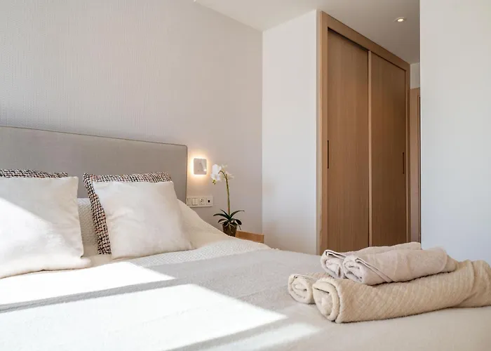 Modern & New Walk To Puerto Banus Apartment